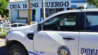 El sujeto tenía entre 28 y 30 años de edad. Fue detenido por personal policial de la comisaría 16 de Huergo. Foto: gentileza.