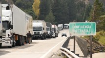 Imagen de Liberaron el tránsito sobre la Ruta 237 cerca de Piedra del Águila: cómo sigue el operativo en Villa Llanquín