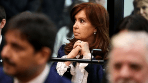 Cristina Kirchner presentó el recurso para evitar ir presa en la causa Vialidad: «Casi como dando una orden», le recriminó a Javier Milei