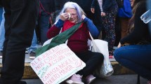 Imagen de Cuánto cobran los jubilados con el haber mínimo: no cubre siquiera un tercio del costo de la canasta básica