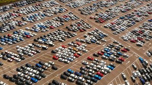 El arte de organizar los estacionamientos con robots