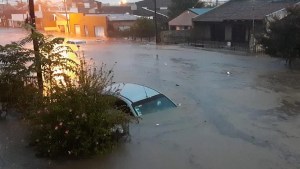 La cifra de muertos por el temporal en Bahía Blanca se elevó a 13: hay desaparecidos y cientos de evacuados