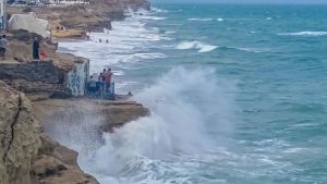 Las Grutas despide marzo con mareas extraordinarias que superarán los 9 metros, ¿qué se espera para abril?