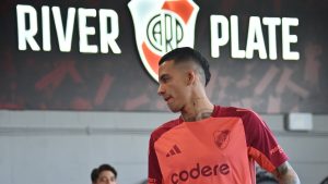 Kevin Castaño se entrenó en River y podría debutar ante Riestra: qué número de camiseta usará