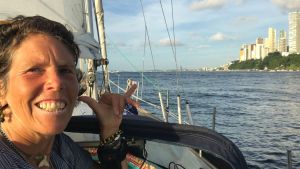 Es belga, le diagnosticaron cáncer de mama y al recuperarse, cruzó el océano en velero para conocer Argentina