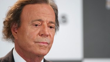 Julio Iglesias.-