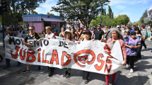 Imagen de Levantaron el corte en el centro de Neuquén: ATEN Capital marchó contra la represión en el Congreso