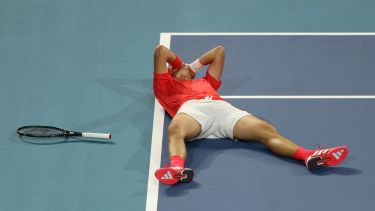 El título N° 100 se hace desear para Djokovic: perdió la final de Miami con Mensik