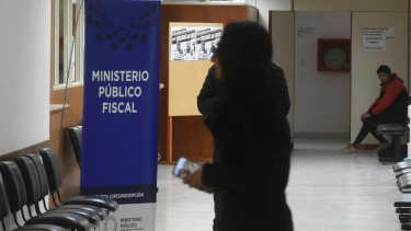 Apuñaló y mató a un hombre en Roca: Fiscalía pidió condena y el acusado sostiene «legítima defensa»