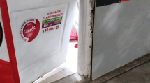 Imagen de Dobló la puerta de un kiosco de Cipolletti a patadas y robó: lo atraparon con dinero y cigarrillos
