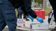 Imagen de Vendía cocaína cerca de una escuela en Neuquén: lo atraparon con droga, dinero y un posnet en su casa