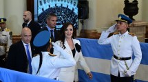 Imagen de Victoria Villarruel y una rosa negra en el Congreso: ¿qué significado encierra este accesorio?
