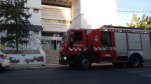 Imagen de Incendio y evacuación en un colegio del centro de Neuquén: suspendieron las actividades