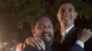 Dibu Martínez apareció de sorpresa en el casamiento de un amigo: «Qué haces acá?»