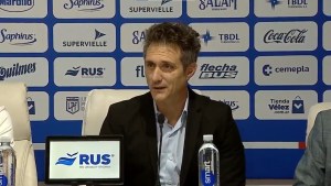 Polémica en la presentación de Barros Schelotto en Vélez: los llamativos insultos de un exRiver