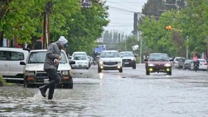 Frente frío rumbo a Neuquén y Río Negro: con lluvias y bajas temperaturas, cuál será el peor día