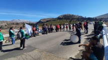 Imagen de Conflicto con municipales amenaza con bloquear el acceso a Caviahue antes del fin de semana largo