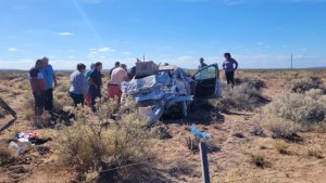 Violento vuelco en la Ruta 22, cerca de Cutral Co: un hombre que volvía de Chile hospitalizado