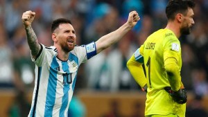El arquero de la Selección de Francia se rindió ante el Dibu Martínez y Messi: «Es incomparable»
