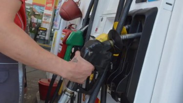 Aumentan los combustibles desde medianoche: de cuánto sería la suba en la nafta y el gasoil