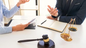 Ofrecen asesoramiento jurídico gratis en Neuquén para abril 2025: cómo acceder a este