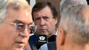 Barrera Sanitaria: «Es una medida para satisfacer a los grandes supermercados y frigoríficos de la Argentina», dijo el gobernador Weretilneck