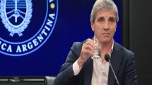 Imagen de Pese al acuerdo con el FMI, los dólares paralelos siguen en alza y las reservas caen