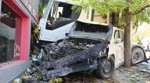 Imagen de Un camión se quedó sin frenos en Neuquén y chocó varios autos: «Mi camioneta no sirve más»