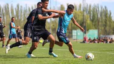 Cipolletti y Rincón jugaron un amistoso en la pretemporada. (Prensa de Rincón)