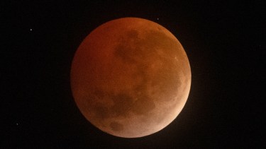 Eclipse lunar