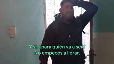 La emoción de este hombre por su cumpleaños.