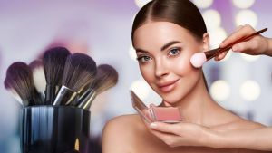 Cuáles son las principales tendencias en «makeup» que dominarán este 2025