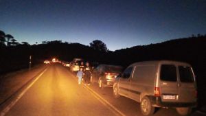 Pasos a Chile: enojo, frustración, filas de 5 kilómetros y cientos de varados en Neuquén