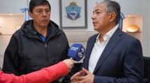 Imagen de Rolando Figueroa cierra la puerta de Vaca Muerta a los petroleros despedidos de Chubut: «No estamos preparados»