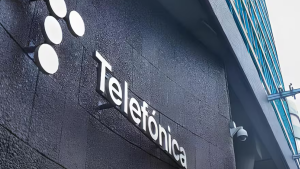 El gobierno de Javier Milei suspendió de forma «preventiva» la compra de Telefónica por parte de Telecom