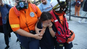 Tensión en la marcha de jubilados en el Congreso: atropellaron a un camarógrafo y una niña fue gaseada