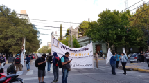 Imagen de Ceramistas protestaron en Casa de Gobierno de Neuquén: pidieron que se normalice el suministro de luz