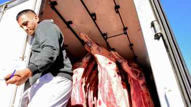 Para Rolando Figueroa, hay especulación en el precio de la carne. Foto: Cecilia Maletti.