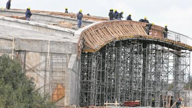 La obra de la terminal de Bariloche avanzó a buen ritmo hasta fines de 2023, desde entonces quedó paralizada. (archivo)