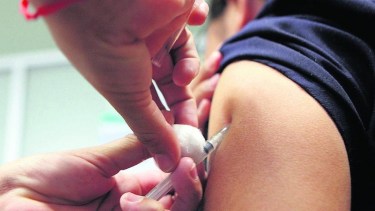 El cumplimiento del calendario de vacunas viene en descenso desde hace casi 10 años. Hoy se ven las consecuencias. 