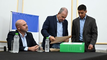 Hay nueve oferentes para proveer prótesis y material quirúrgico a Río Negro