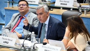 En Río Negro el oficialismo propone aranceles en Salud y Educación para los extranjeros