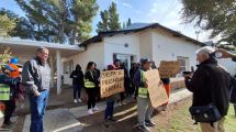 Imagen de Denuncian que los obligan a retirar cadáveres en el cementerio de Zapala: «No estaba en el contrato»