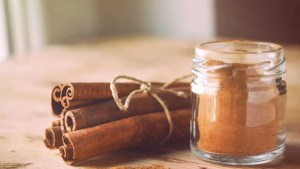 El infalible ritual de la canela para el 1 de abril 2025: ¡empezá el mes con abundancia!