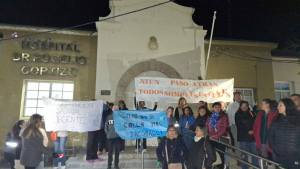 Video | Fuerte reclamo por la crisis de salud en Jacobacci: Weretilneck estaba en la ciudad