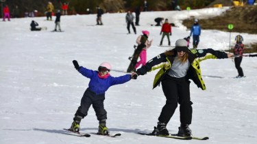 Traspié de instructores de esquí de Bariloche en el STJ