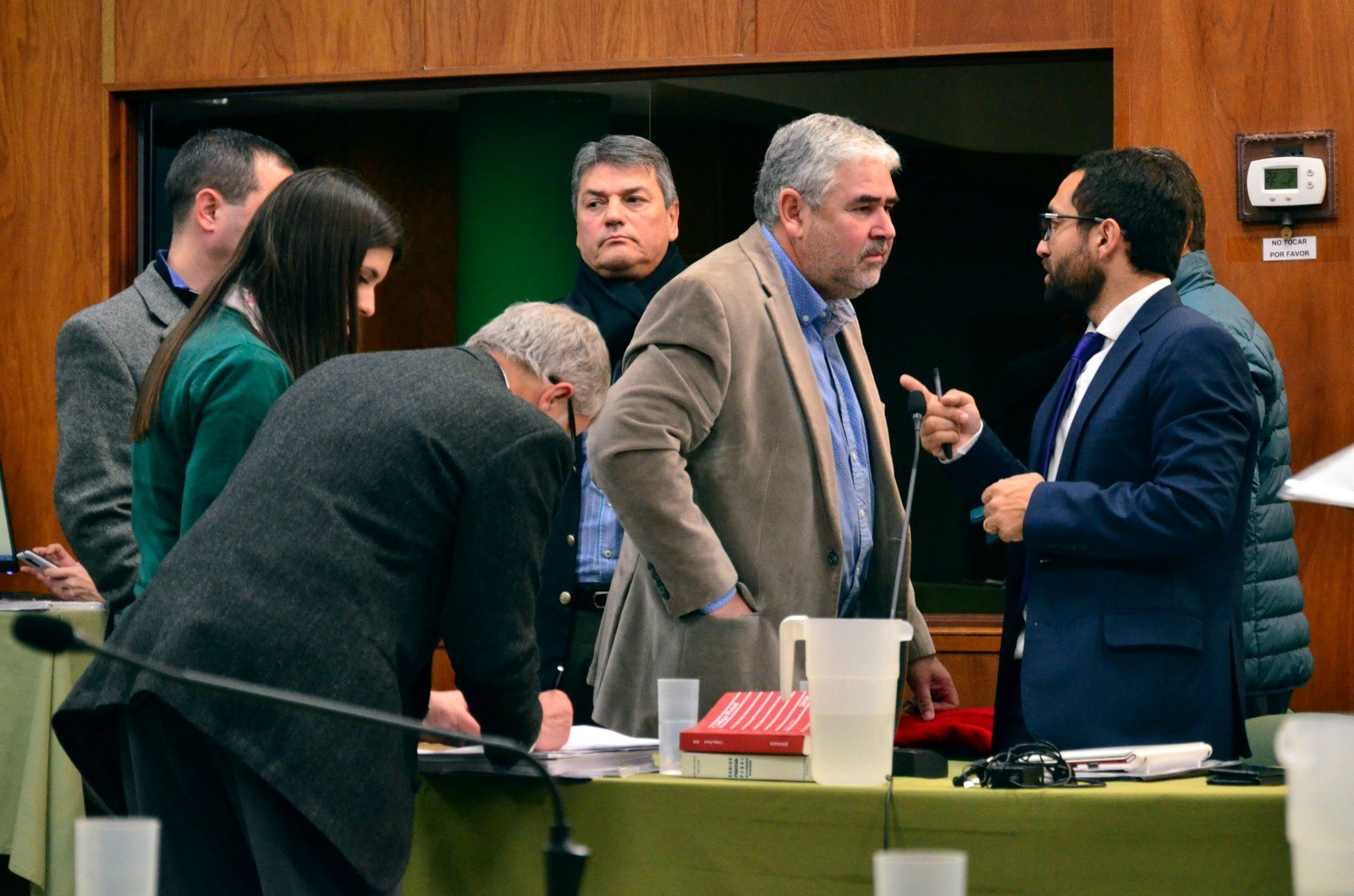 Imagen de Causa sobresueldos: dos de los exministros cumplirán sus penas en prisión y González ya está detenido